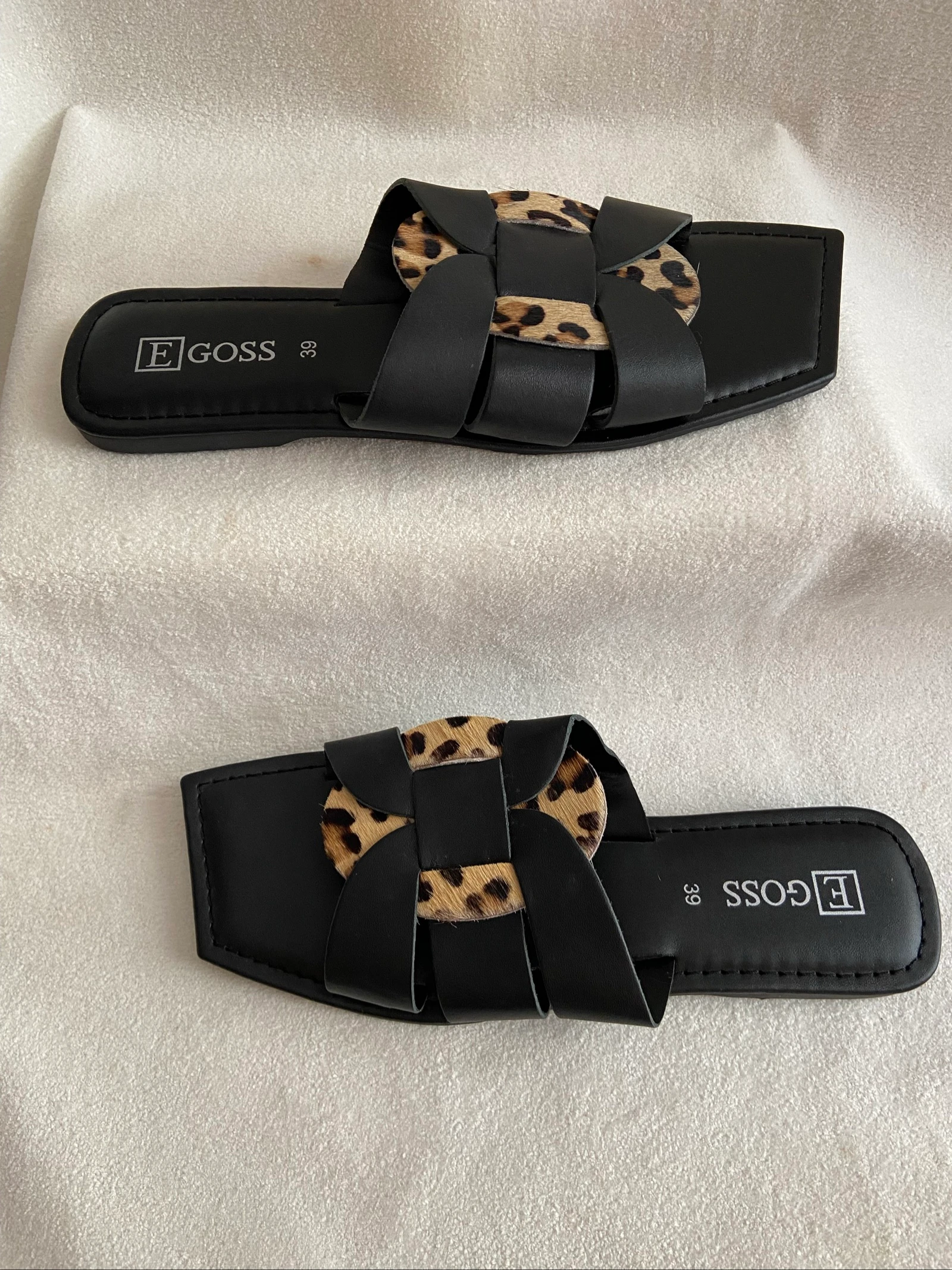 Platte muiltje voor de zomer • bovenkant leer en luipaardeffect • open teen • zwart/bruin • 39 • GOSS – photo 2